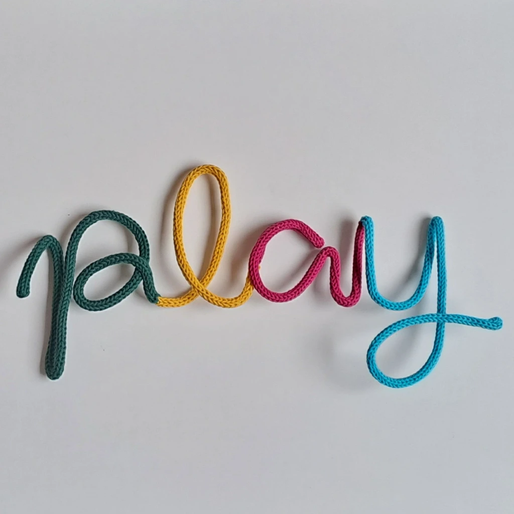 Prénom en tricotin - multicolore (3, Classique)